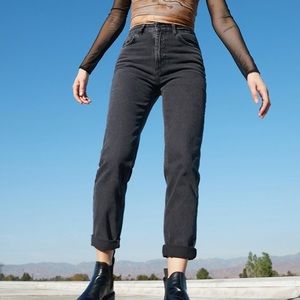 BDG High-Waisted Mom Jean – Washed Black Denim